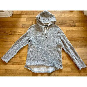 Outpost Women’s Sweater Size Large Grey